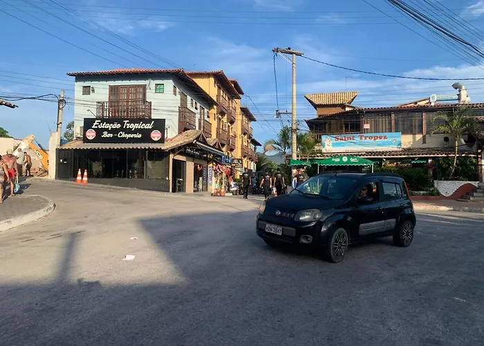 Flet econômico no coração da cidade Arraial do Cabo, Brasil